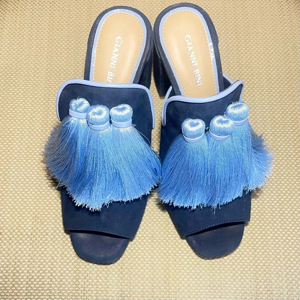 Blue Two Tone Leather Gianni Bini Fringe Mini Heel - Picture 1 of 3